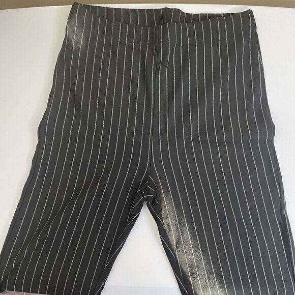 Forever 21| Skinny| Pin striped| Medium| Cotton| Has Stretch - Picture 8 of 8